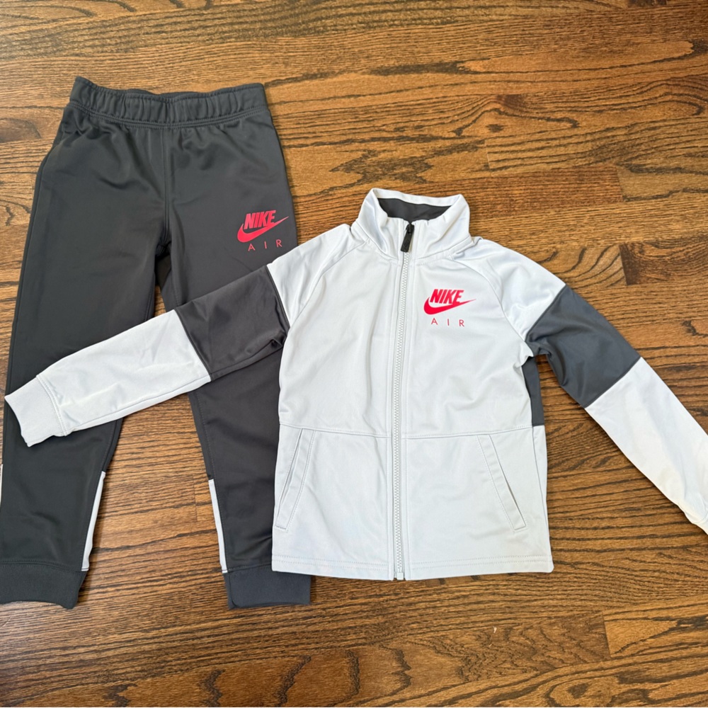Nike outfit size 6